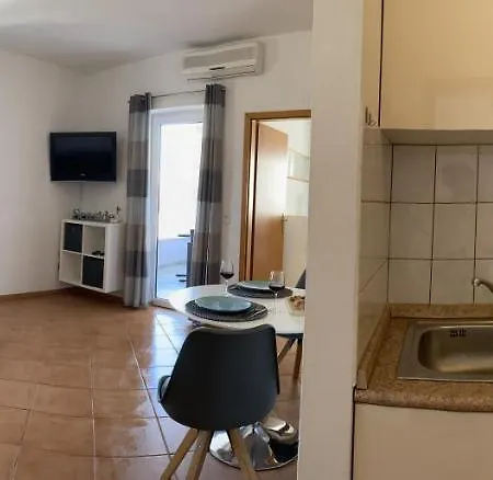 Casa Kiki 公寓 罗维尼
